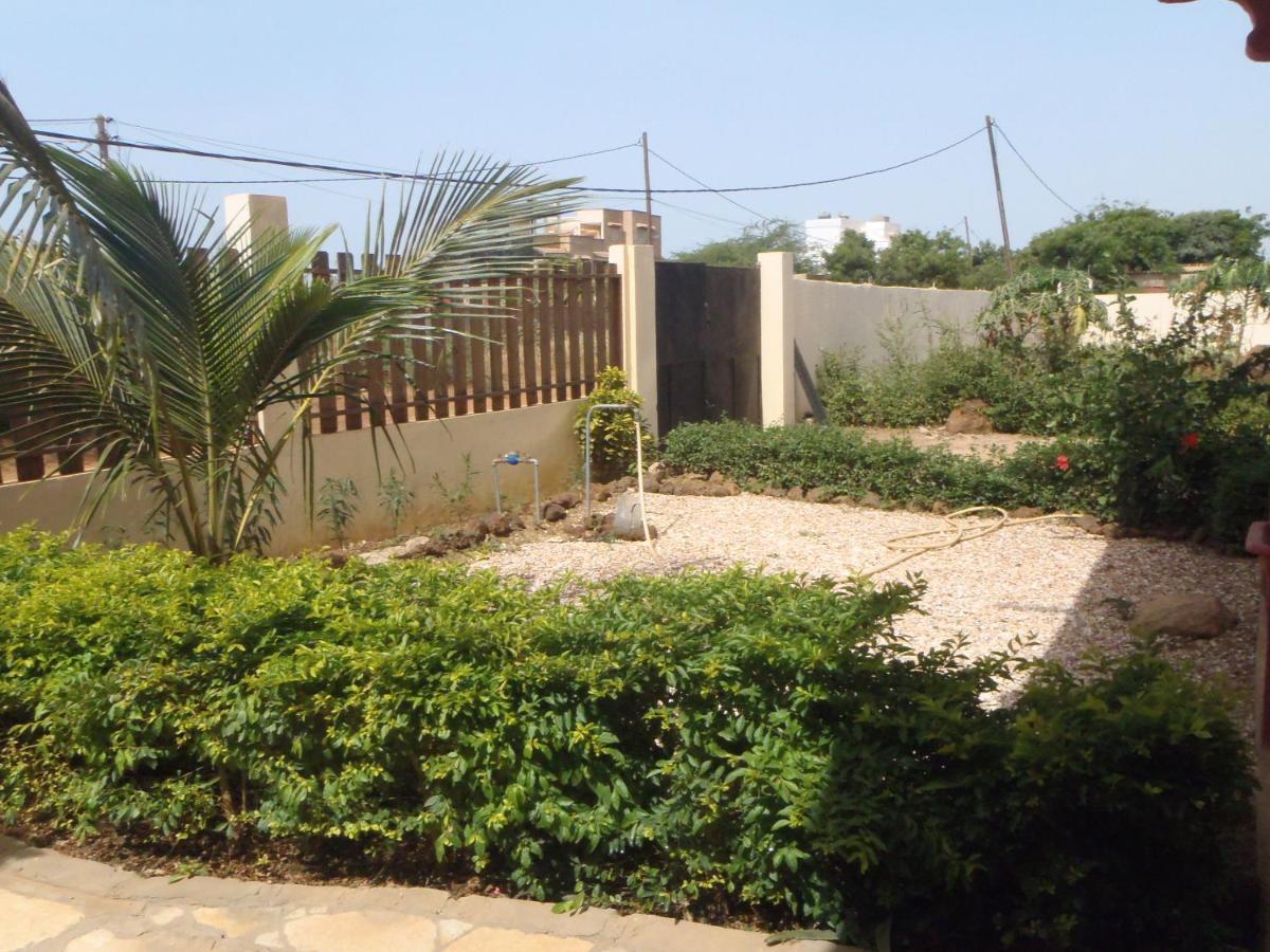 Chez Medzo Et Patou Hotel Popenguine Exterior foto
